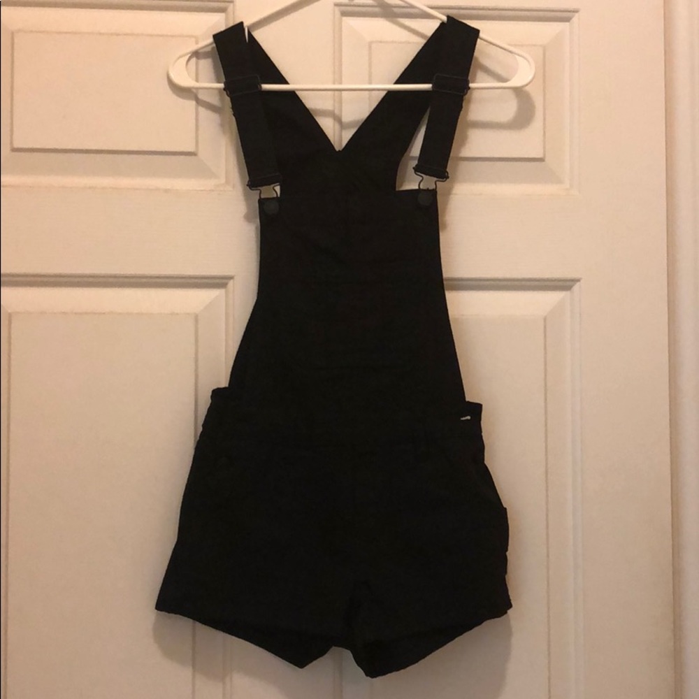 Overall shorts